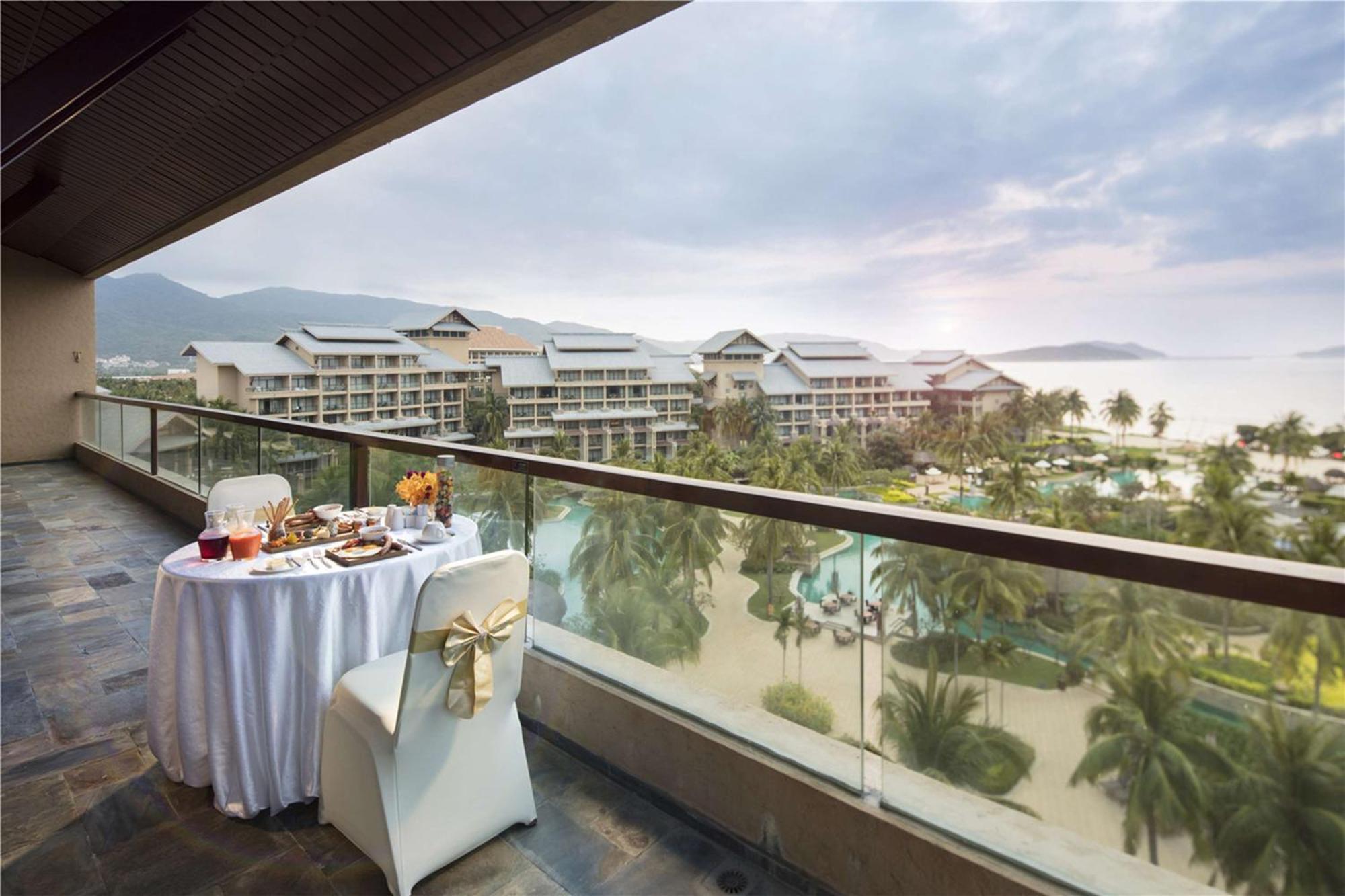 Hilton Sanya Yalong Bay Resort & Spa Exteriör bild